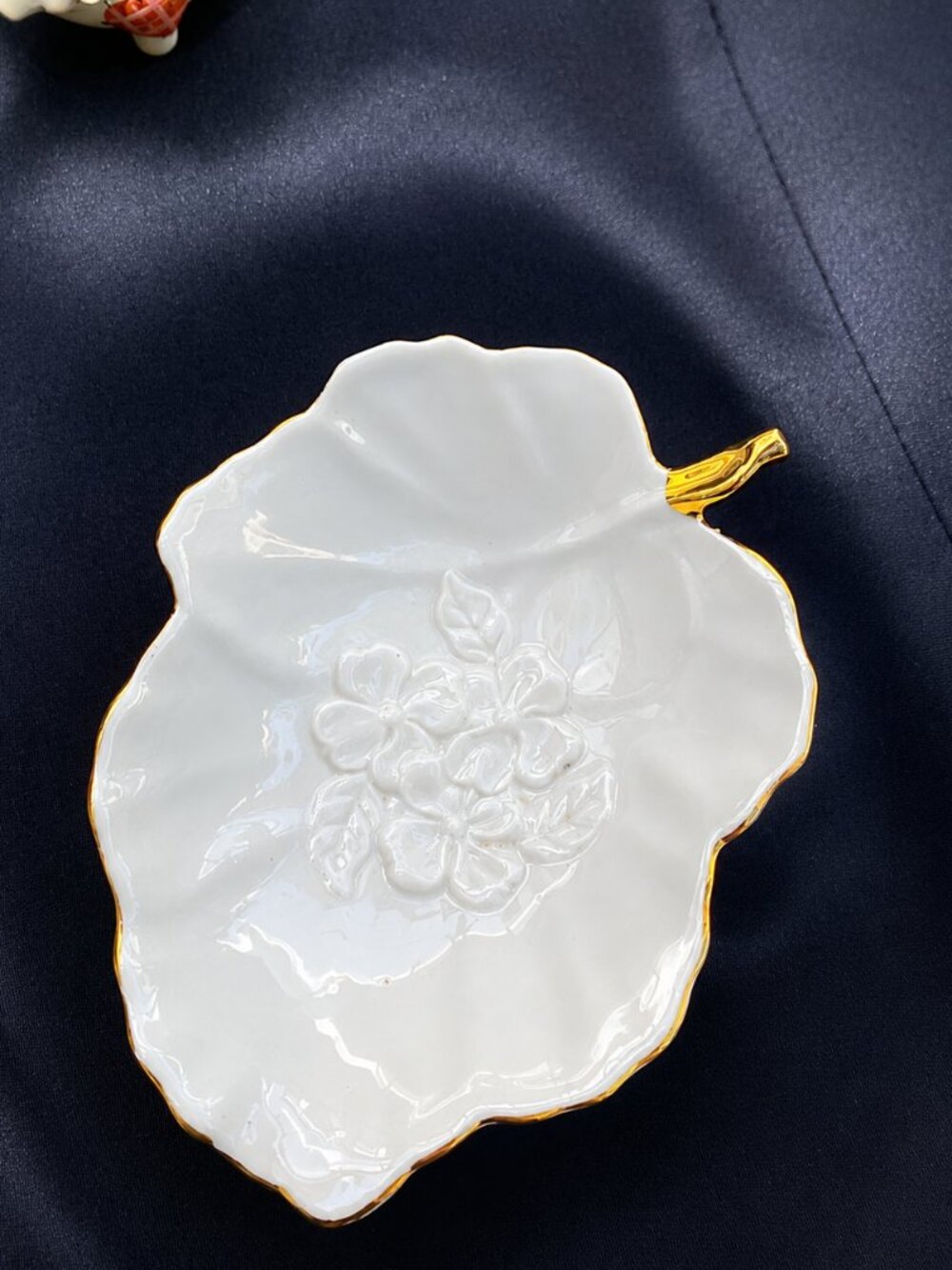 Vintage Shiah Yih Porcelain Leaf Dish 1989 Gold Trim Embossed Floral Trinket Tr